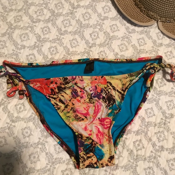 string bikini bottoms - Picture 8 of 8